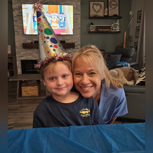 Meet your Posher, Tracy - Picture 1 of 1